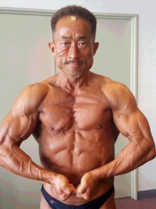 角田信朗のボディビルで鍛え上げた筋肉と格闘家時代の比較画像
